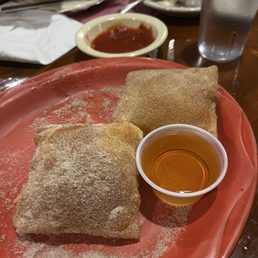 Sopapias with honey.