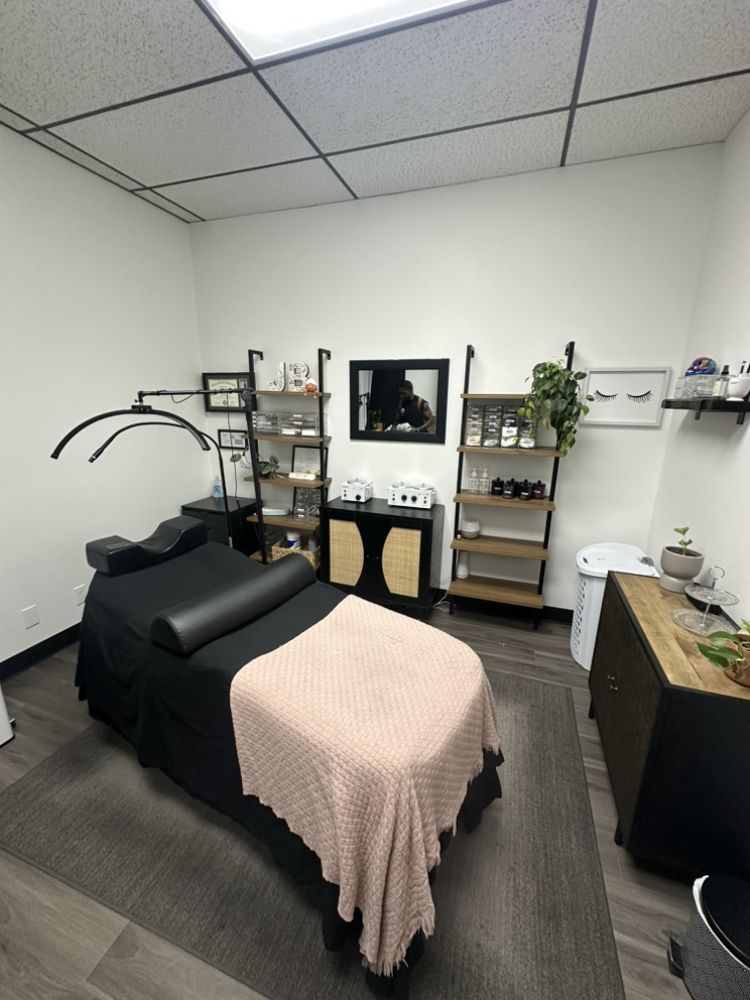 Renee3Esthetics Logo