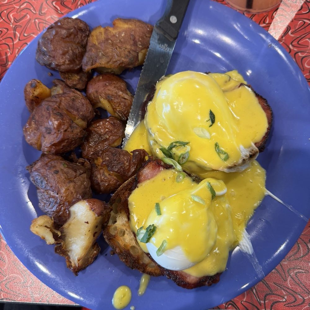The Friendly Toast - Eggs Benedict-potatoes overcooked - Breakfast & Brunch Near Me - Chestnut Hill, Massachusetts The Friendly Toast - Eggs Benedict-potatoes overcooked - Breakfast & Brunch Near Me - Chestnut Hill, Massachusetts