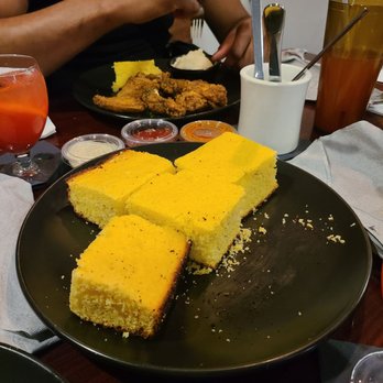 Oohh's and Aahh's - Cornbread, Lemon Peppers Wings, Mashed Potatoes - American Near Me - Washington, DC, District of Columbia