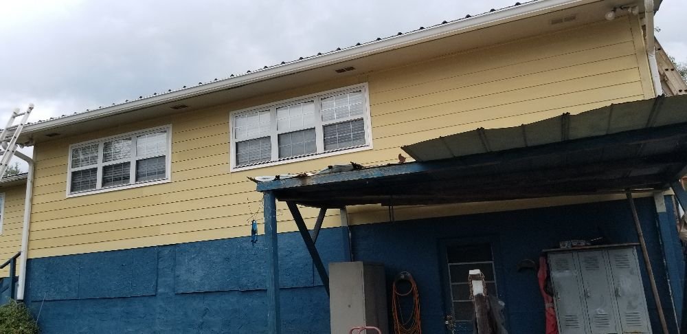 Slide of D & G Roofing and Painting