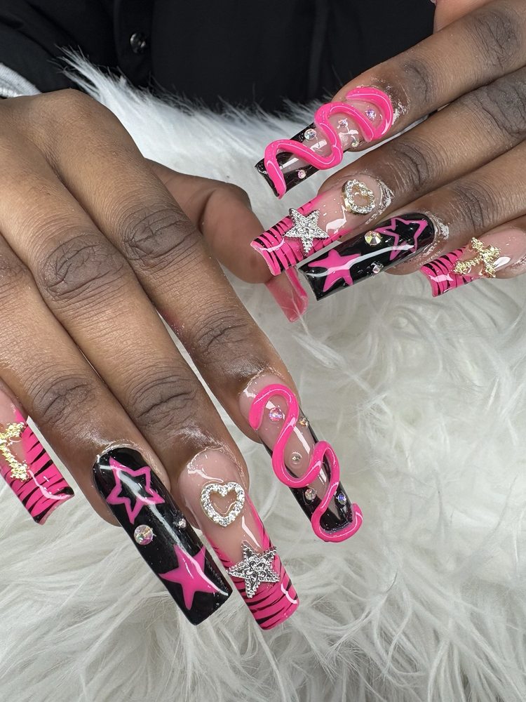 Soleil Nails Logo