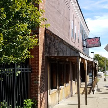 Thirty-Six Saloon - new paint going on the front of the building - Bars Near Me - Rockville, Indiana Thirty-Six Saloon - new paint going on the front of the building - Bars Near Me - Rockville, Indiana