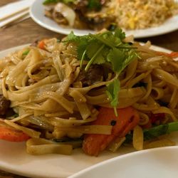 Pork drunken noodles