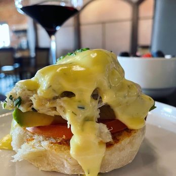 Hudson And Essex - Coastal eggs Benedict and a glass of Gewurtztraminer - American Near Me - Mansfield, Ohio Hudson And Essex - Coastal eggs Benedict and a glass of Gewurtztraminer - American Near Me - Mansfield, Ohio