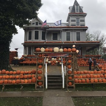 The Pumpkin House - Pumpkin House Entrance - Landmarks & Historical Buildings Near Me - Kenova, West Virginia The Pumpkin House - Pumpkin House Entrance - Landmarks & Historical Buildings Near Me - Kenova, West Virginia