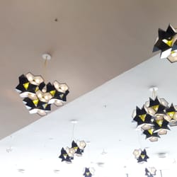 Eye Restaurant - Les luminaires au plafond