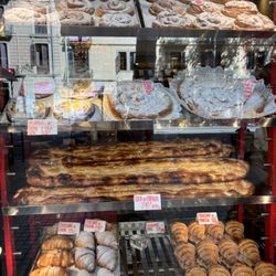 Mistral Forn - Store window