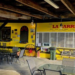 La Carreta Smoke & Bar - Outdoor seating perfect!
