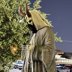Moxley Manor Haunted House - Parking Lot Haunt