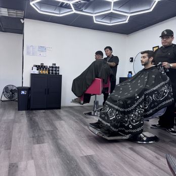 Raindrops Barber Shop - Barbers Near Me - Las Vegas, Nevada Raindrops Barber Shop - Barbers Near Me - Las Vegas, Nevada