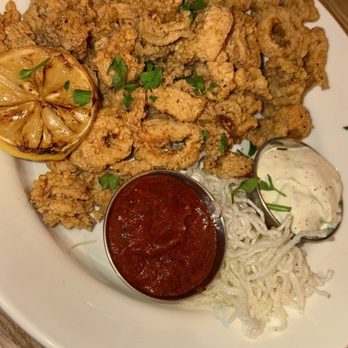 BJ's Restaurant & Brewhouse - Crispy Calamari. 5/5 - New American Near Me - Montebello, California