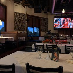 Pisco Sour Restaurant & Lounge - Dining room