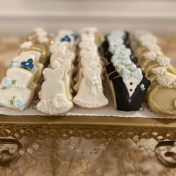 Plumeria Cake Studio - We also make cookies and mini desserts