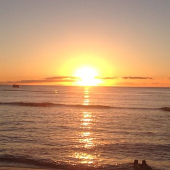 Waikiki Beach - Gorgeous sunset - Beaches Near Me Waikiki Beach - Gorgeous sunset - Beaches Near Me
