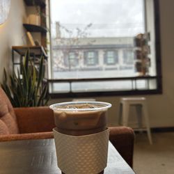 Convive Coffee Roastery - Dark thin mint mocha