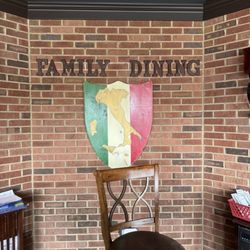 Zianos Italian Eatery - Inside