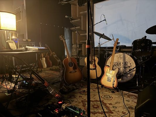 HI-FI Indy & HI-FI Annex by null