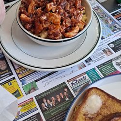 BRITTANY'S DINER - Mac and cheese with BBQ chicken