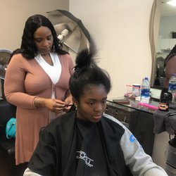 Tonsorial - Stylist (slayed by April) braiding