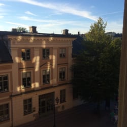 Elite Stora Hotellet - Utsikt från andra våningen. Drottninggatan ligger precis undertill.