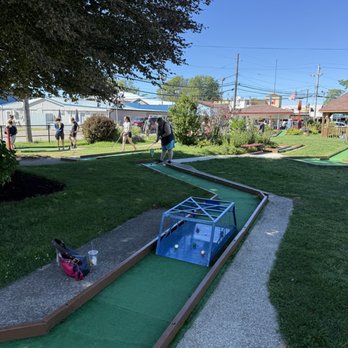 Allison's Mini Golf Course - Bridge hole - Mini Golf Near Me - Geneva, Ohio Allison's Mini Golf Course - Bridge hole - Mini Golf Near Me - Geneva, Ohio