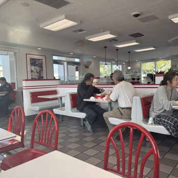 In-N-Out Burger - Burgers Near Me - Alhambra, California