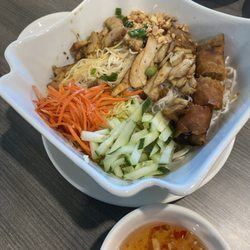 Pho B&B - Grilled Chicken Vermicelli Bowl