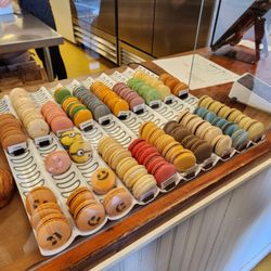 Gourmand Macaron & Friends