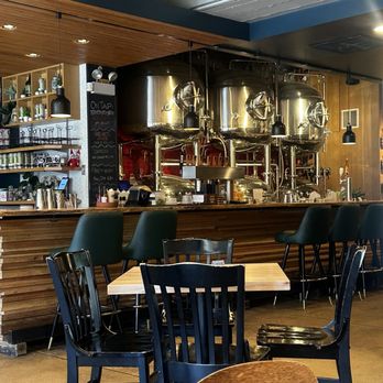 DryHop Brewers - inside - Breweries Near Me - Chicago, Illinois
