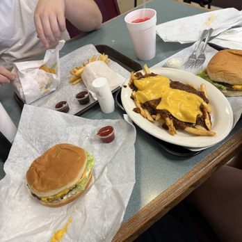 Giant Hamburgers - Cheeseburgers and chili cheese fries - Burgers Near Me - Mesa, Arizona Giant Hamburgers - Cheeseburgers and chili cheese fries - Burgers Near Me - Mesa, Arizona