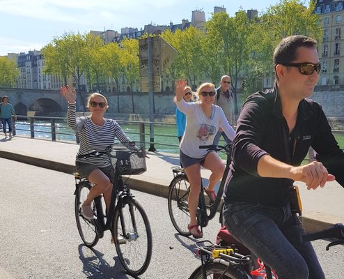 Simply France Tours - Bike tours in Paris by null