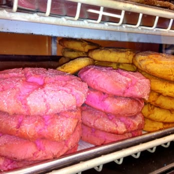 Panaderia La Azteca - Bakeries Near Me - Oxnard, California