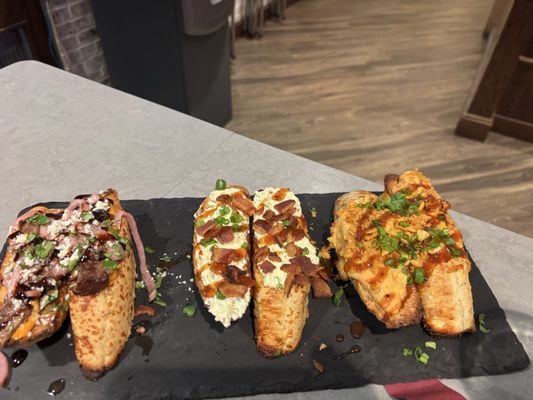 Three22 Kitchen + Cocktails by null