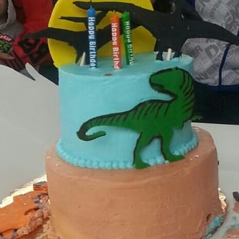 Dessert Diva Cakes - This is the ninety dollar cake she made for my sons birthday. Piece of **** cake. Really regret choosing this place. - Bakeries Near Me - Kyle, Texas
