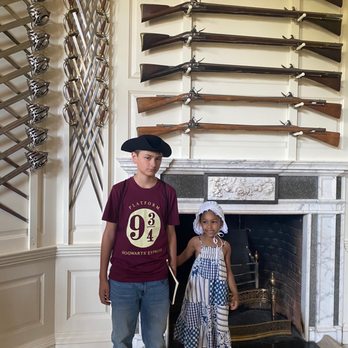 Colonial Williamsburg - A peek inside the Governor's palace - Tours Near Me - Williamsburg, Virginia