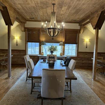 Williams Gap Vineyard - Little quiet area we chose to sit in the loft - Wineries Near Me - Round Hill, Virginia