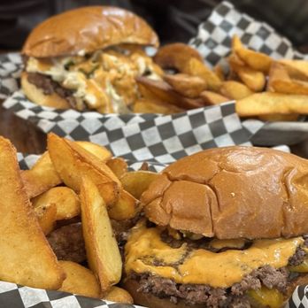 Carpe Grill - Burgers Near Me - North Vancouver, British Columbia Carpe Grill - Burgers Near Me - North Vancouver, British Columbia