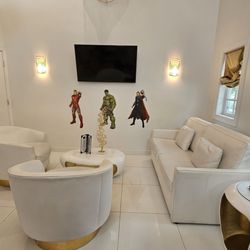 The Roxbury - Living Room
