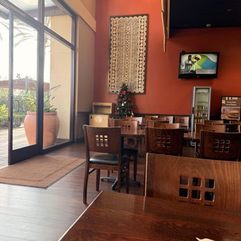 Da Luau Hawaiian Grill - Interior - Hawaiian Near Me - Irvine, California