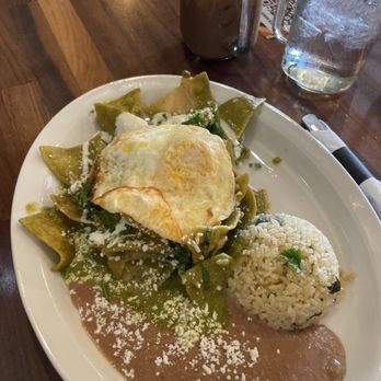 Cafe De Olla - Chilaquiles Poblanos - American Near Me - Burbank, California Cafe De Olla - Chilaquiles Poblanos - American Near Me - Burbank, California