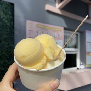 Sunbeams Creamery - Dole whip with lemonade on the bottom - Desserts Near Me - Wahiawa, Hawaii