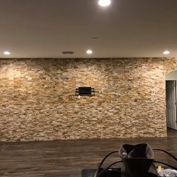 Yankee Style Floor Covering - Stacked stone accent wall - Flooring Near Me Yankee Style Floor Covering - Stacked stone accent wall - Flooring Near Me