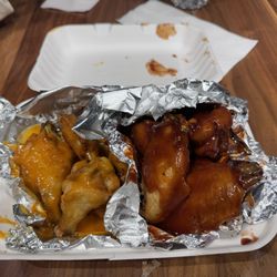 Stubbys - Buffalo and bbq wings. 10 in total!