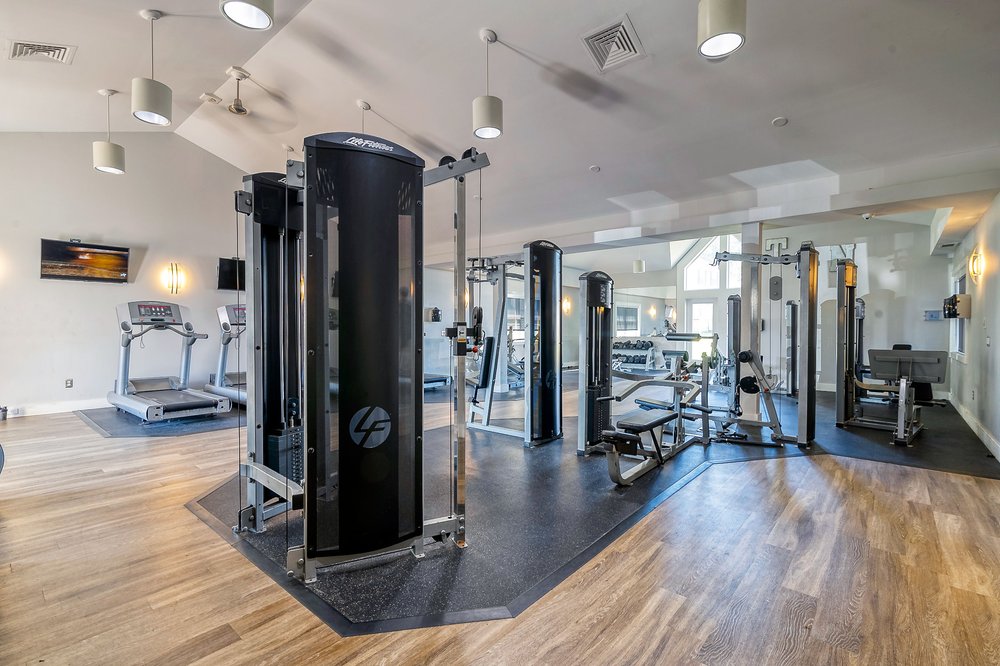 THE PADDOCK APARTMENTS Updated October 2024 12 Photos 5900 Copper