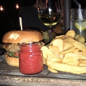 Uncommon Grill - Uncommon burger - New American Near Me - Watertown, Connecticut
