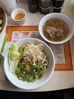 New Phnom Penh Restaurant by null