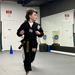 Guardian Way Taekwondo - Chungs Taekwondo - AK warming up