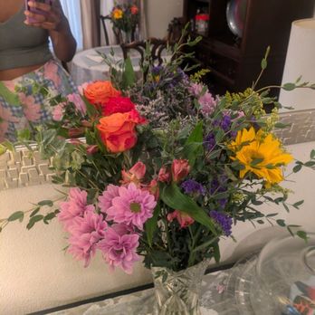 Russell Florist - The floral arrangement they made me for $65 was so big my aunt needed to go get 2 vases to fit them. This is the 2nd of the vases. - Florists Near Me - St. Louis, Missouri Russell Florist - The floral arrangement they made me for $65 was so big my aunt needed to go get 2 vases to fit them. This is the 2nd of the vases. - Florists Near Me - St. Louis, Missouri