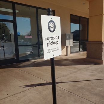 Crumbl - Tracy - Curbside pickup spots - Bakeries Near Me - Tracy, California Crumbl - Tracy - Curbside pickup spots - Bakeries Near Me - Tracy, California